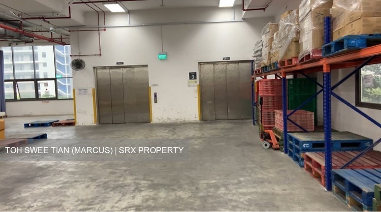 Tampines Bldg near Safra (D18), Warehouse #606294041